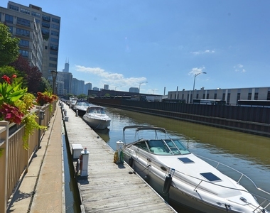 900 N Kingsbury Street - Photo Thumbnail 29