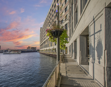 900 N Kingsbury Street - Photo Thumbnail 20