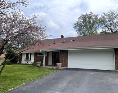 2s525 Lloyd Avenue - Photo Thumbnail 3