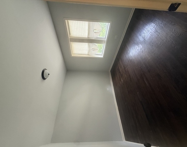 7626 S Drexel Street - Photo Thumbnail 5