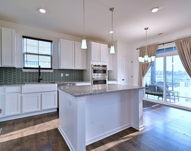 311 Dennis Lane - Photo Thumbnail 14