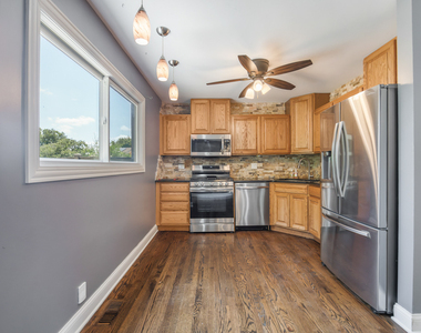 713 Acadia Court - Photo Thumbnail 11