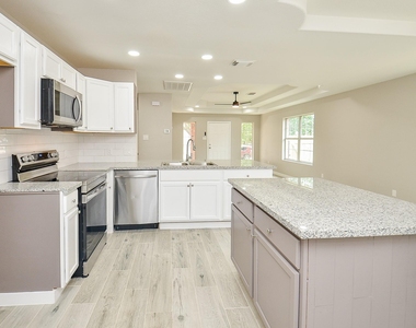 18910 Reynolds Park Drive - Photo Thumbnail 9