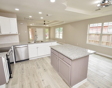 18910 Reynolds Park Drive - Photo Thumbnail 8