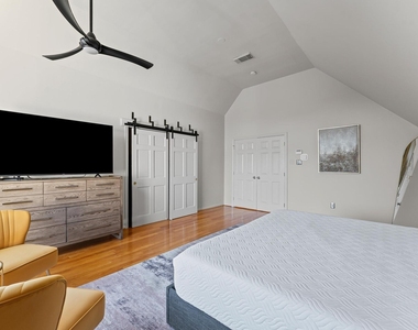 2201 Crocker Street - Photo Thumbnail 20