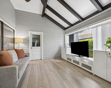 11646 Manor Park Drive - Photo Thumbnail 14