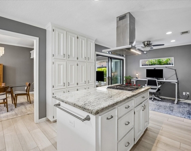 11646 Manor Park Drive - Photo Thumbnail 12