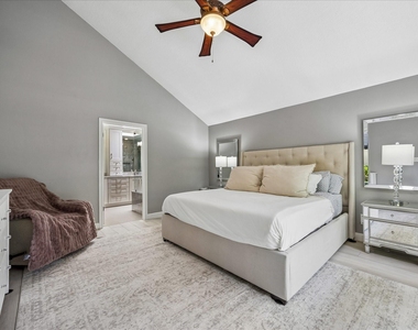 11646 Manor Park Drive - Photo Thumbnail 17
