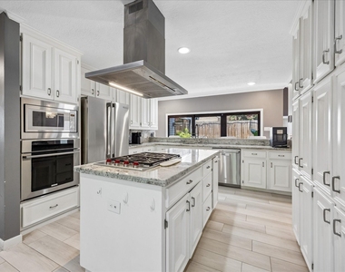 11646 Manor Park Drive - Photo Thumbnail 10