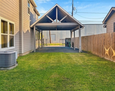 210 Marathon Street - Photo Thumbnail 15