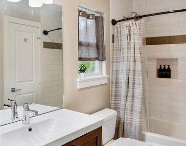 210 Marathon Street - Photo Thumbnail 13