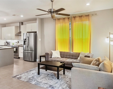 210 Marathon Street - Photo Thumbnail 4