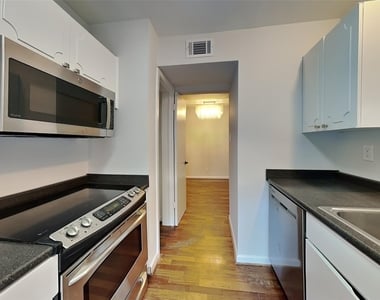 505 Westcott Street - Photo Thumbnail 5