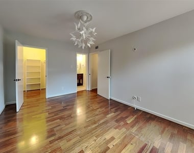 505 Westcott Street - Photo Thumbnail 7