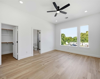 9106 Coffee Street - Photo Thumbnail 20
