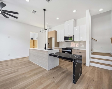 9106 Coffee Street - Photo Thumbnail 15