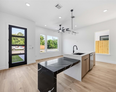 9106 Coffee Street - Photo Thumbnail 11