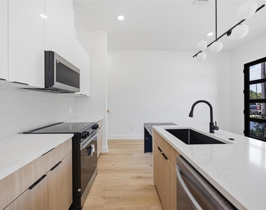 9106 Coffee Street - Photo Thumbnail 9