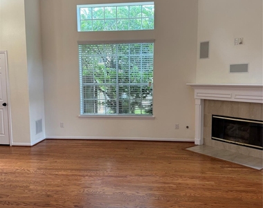 210 Indian Summer Court - Photo Thumbnail 2