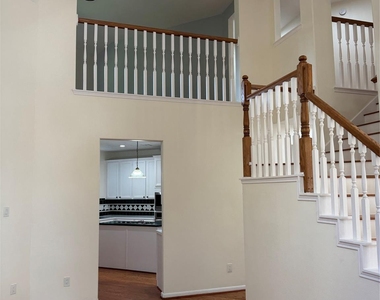 210 Indian Summer Court - Photo Thumbnail 4