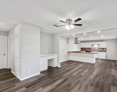 6421 Teluco Street - Photo Thumbnail 4