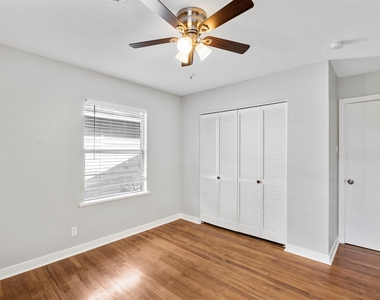 6421 Teluco Street - Photo Thumbnail 21