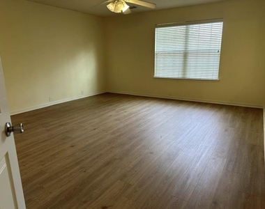 17438 Ivy Stream Drive - Photo Thumbnail 9
