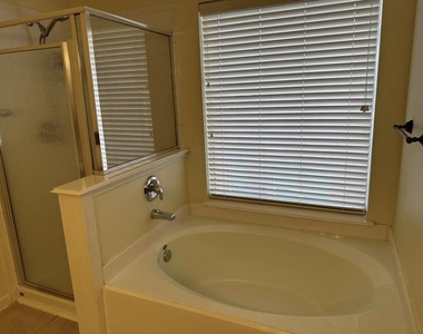 17438 Ivy Stream Drive - Photo Thumbnail 11
