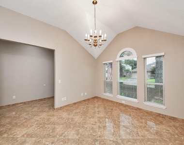 3003 Silver Spur Drive - Photo Thumbnail 6