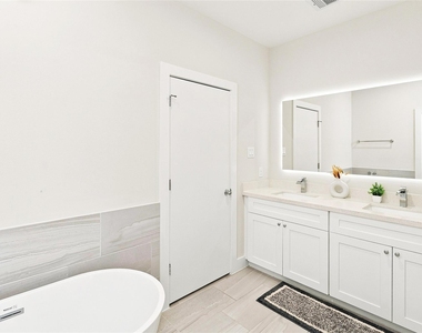 835 Dorchester Street - Photo Thumbnail 12