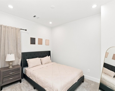 835 Dorchester Street - Photo Thumbnail 6