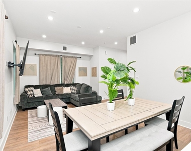 835 Dorchester Street - Photo Thumbnail 2