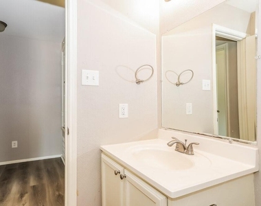 16770 N Thrasher Drive - Photo Thumbnail 13