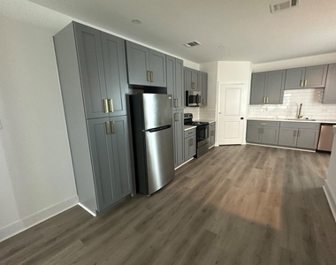 3251 Sauce Pan Way - Photo Thumbnail 3