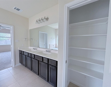 6034 Prince Place Drive - Photo Thumbnail 21