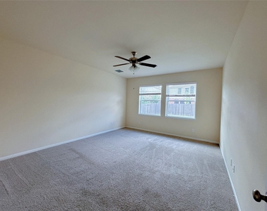 6034 Prince Place Drive - Photo Thumbnail 12