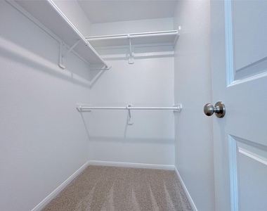 6034 Prince Place Drive - Photo Thumbnail 9