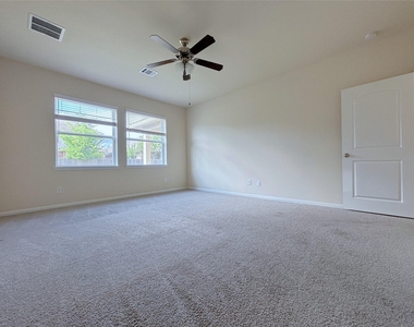 6034 Prince Place Drive - Photo Thumbnail 4