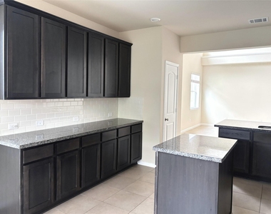 6034 Prince Place Drive - Photo Thumbnail 17