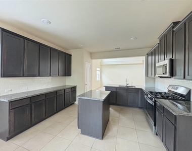 6034 Prince Place Drive - Photo Thumbnail 18