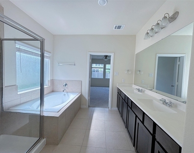 6034 Prince Place Drive - Photo Thumbnail 20