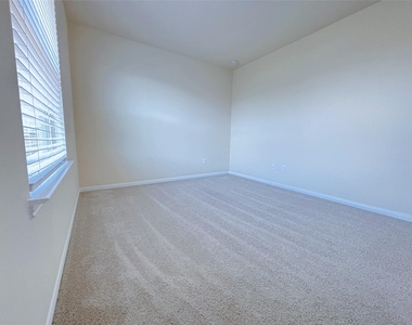 6034 Prince Place Drive - Photo Thumbnail 27