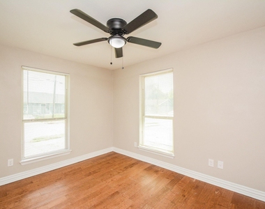 6018 Collingsworth Street - Photo Thumbnail 8