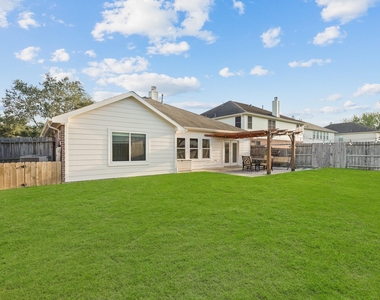 2714 Crestbrook Court - Photo Thumbnail 24