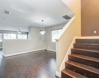 19407 Wann Park Drive - Photo Thumbnail 2