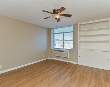 7520 Hornwood Drive - Photo Thumbnail 11