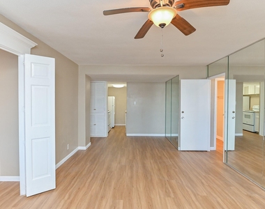 7520 Hornwood Drive - Photo Thumbnail 18