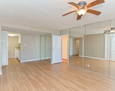 7520 Hornwood Drive - Photo Thumbnail 9