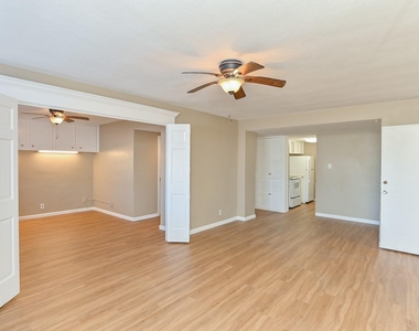 7520 Hornwood Drive - Photo Thumbnail 2