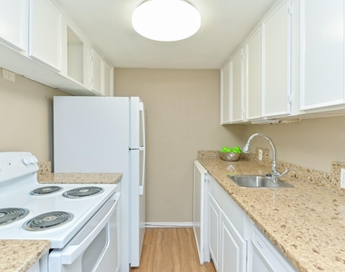 7520 Hornwood Drive - Photo Thumbnail 3